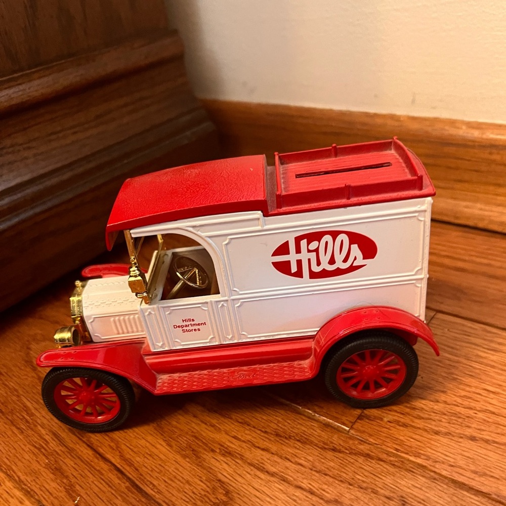 Hill’s Department Store Metal Diecast Antique Car Coin Bank with Key - Like New!